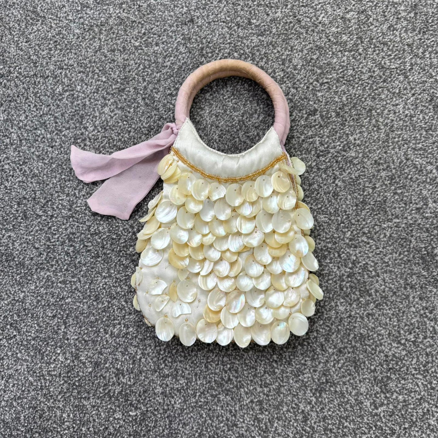 Y2K vintage mini shell handbag beaded silk circle handle seashell