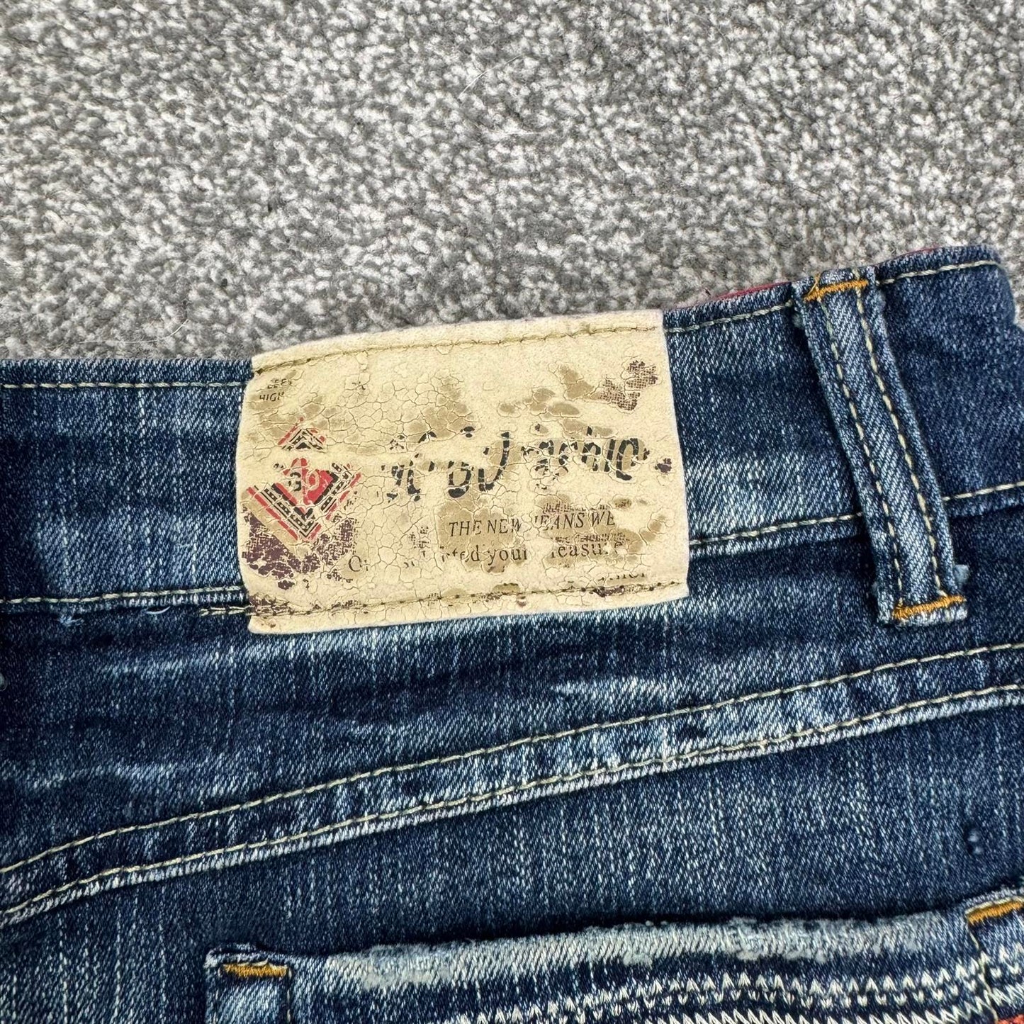 Y2K vintage mid rise stretchy denim mini skirt studded embroidered dark blue