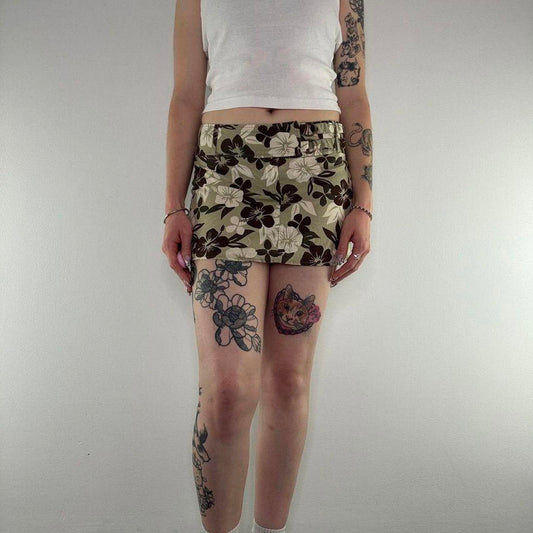 Y2K vintage low rise hibiscus mini skirt floral print built in belt buckles