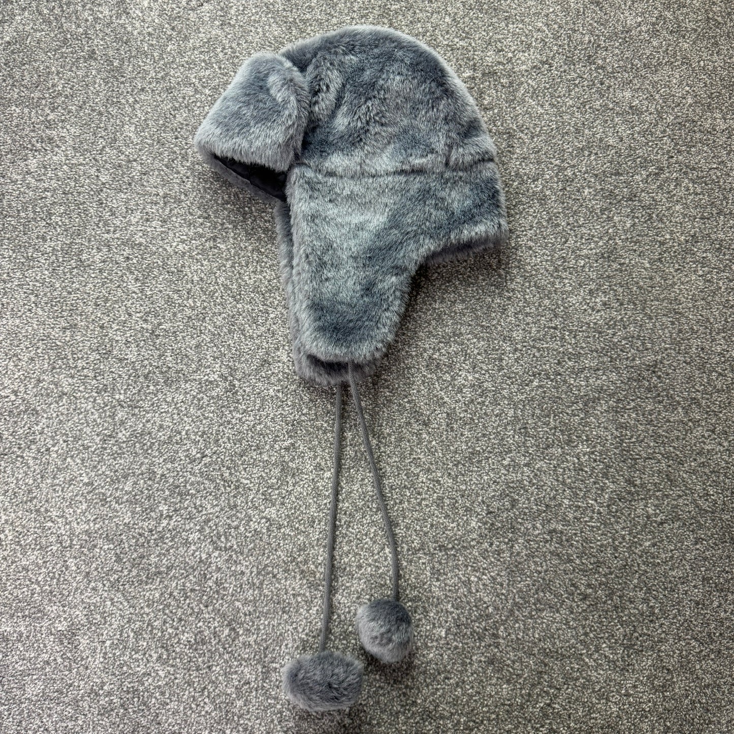 Y2K vintage grey faux fur trapper hat pom poms