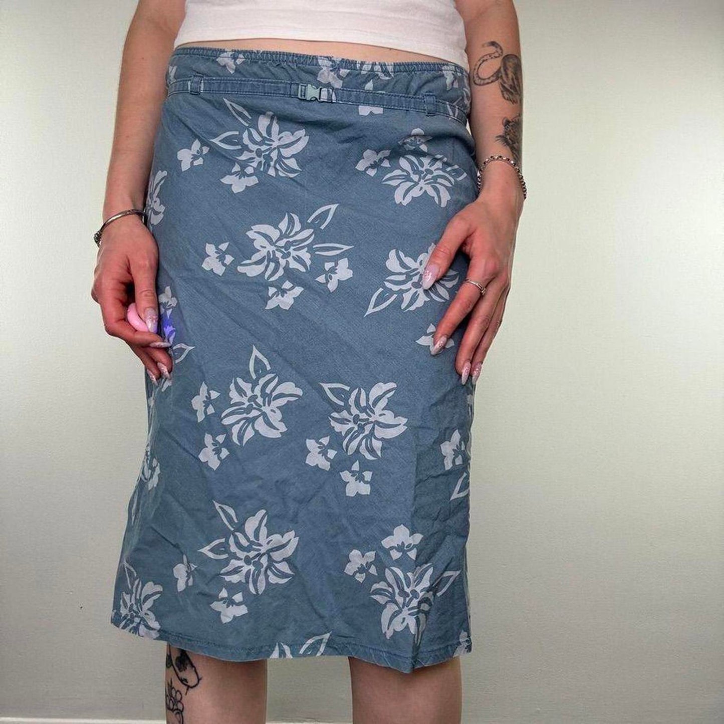 Y2K vintage Jennifer floral hibiscus summer midi skirt knee length blue belt