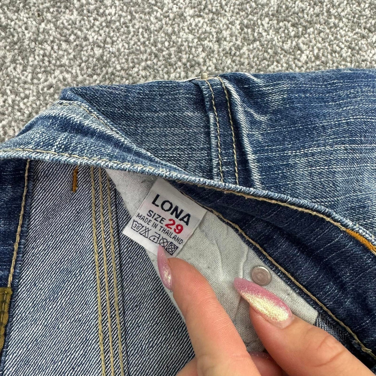 Y2K vintage low rise capri cropped jeans embroidered stars faded blue denim