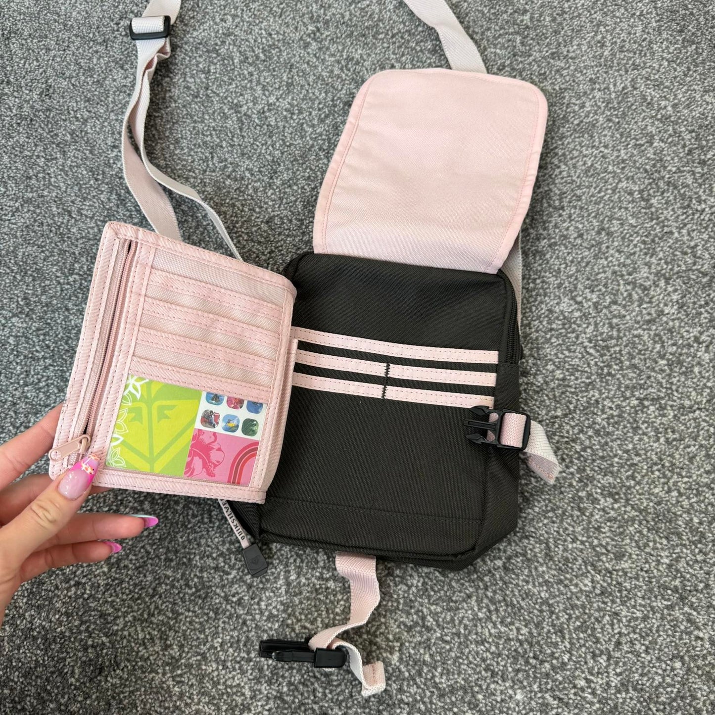 Y2K vintage Quiksilver Roxy cargo side bag utility grey pink adjustable strap
