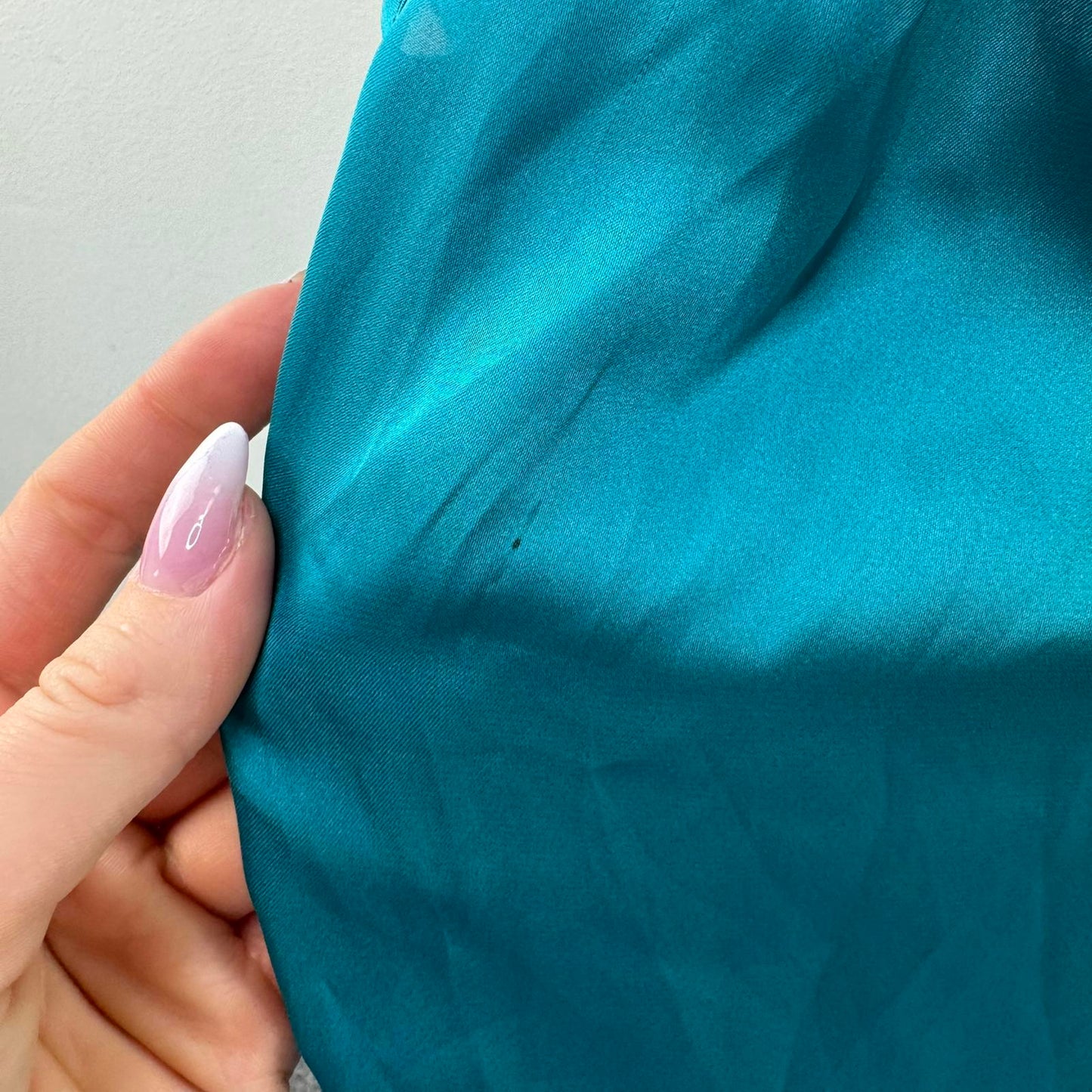 Y2K vintage sleeveless blouse bubble hem ruched ruffle round neck keyhole