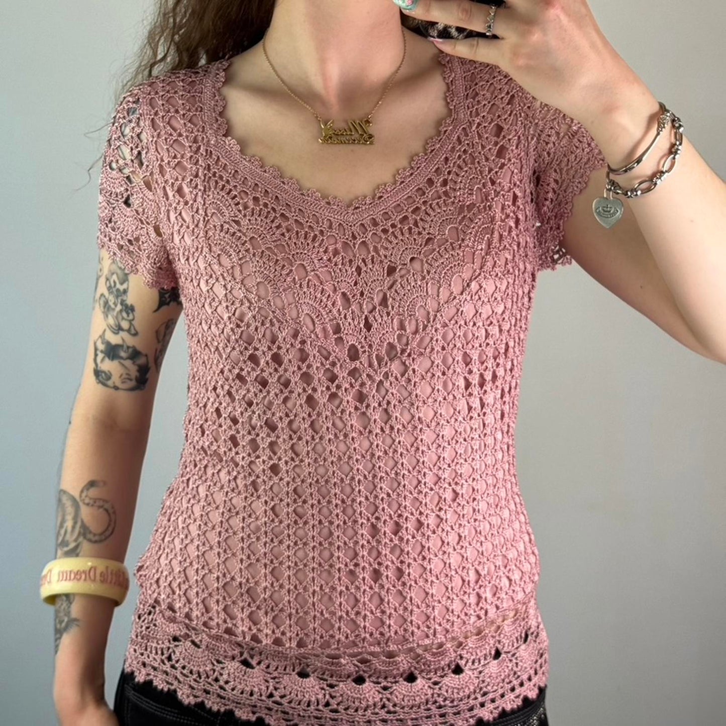 Y2K vintage crochet v neck short sleeve top dusty pink scallop hem boho festival