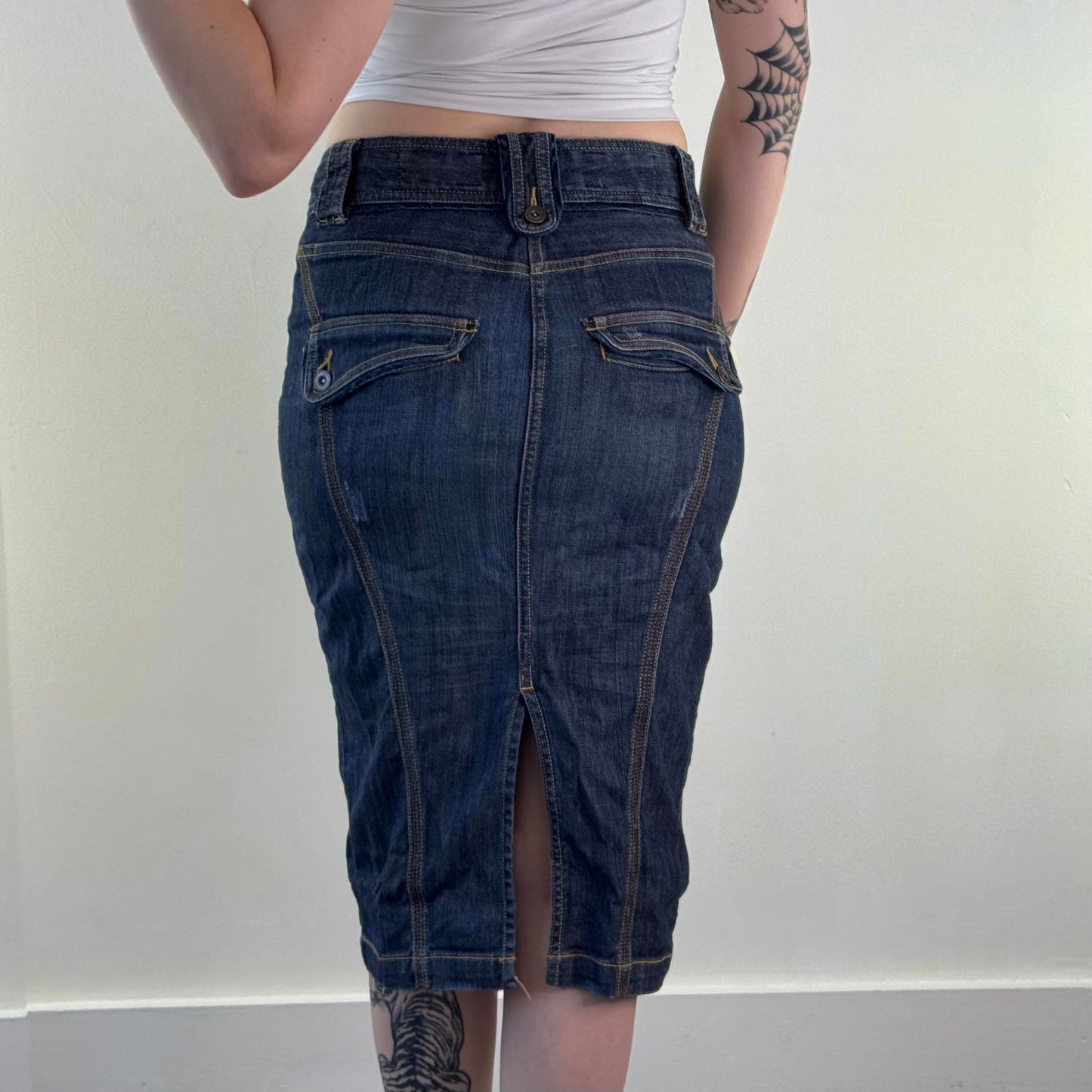 Y2K vintage fitted denim midi skirt dark blue cargo pockets vent slit mid rise