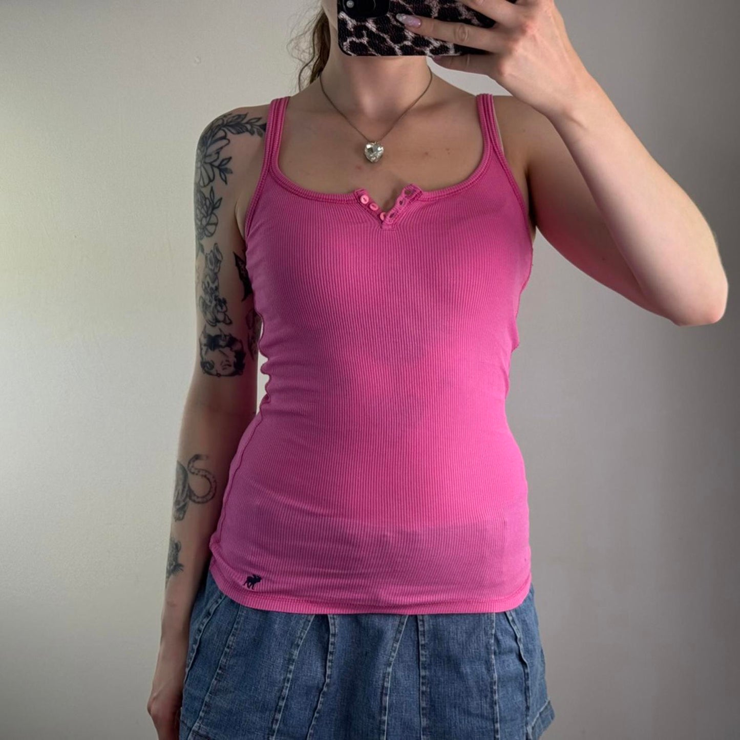Y2K vintage Abercrombie & Fitch ribbed tank top hot pink button up henley fitted
