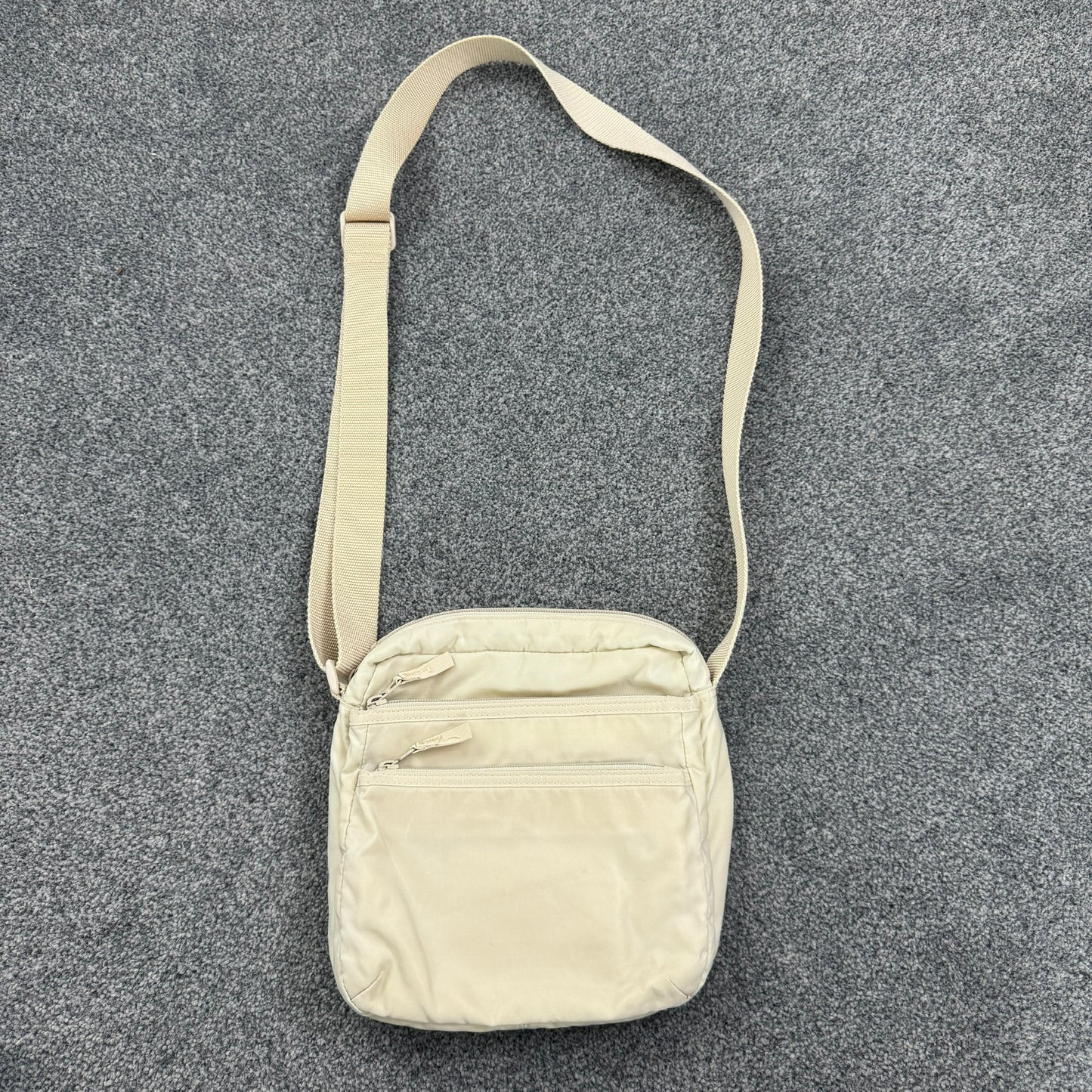 Y2K cargo puffer side bag