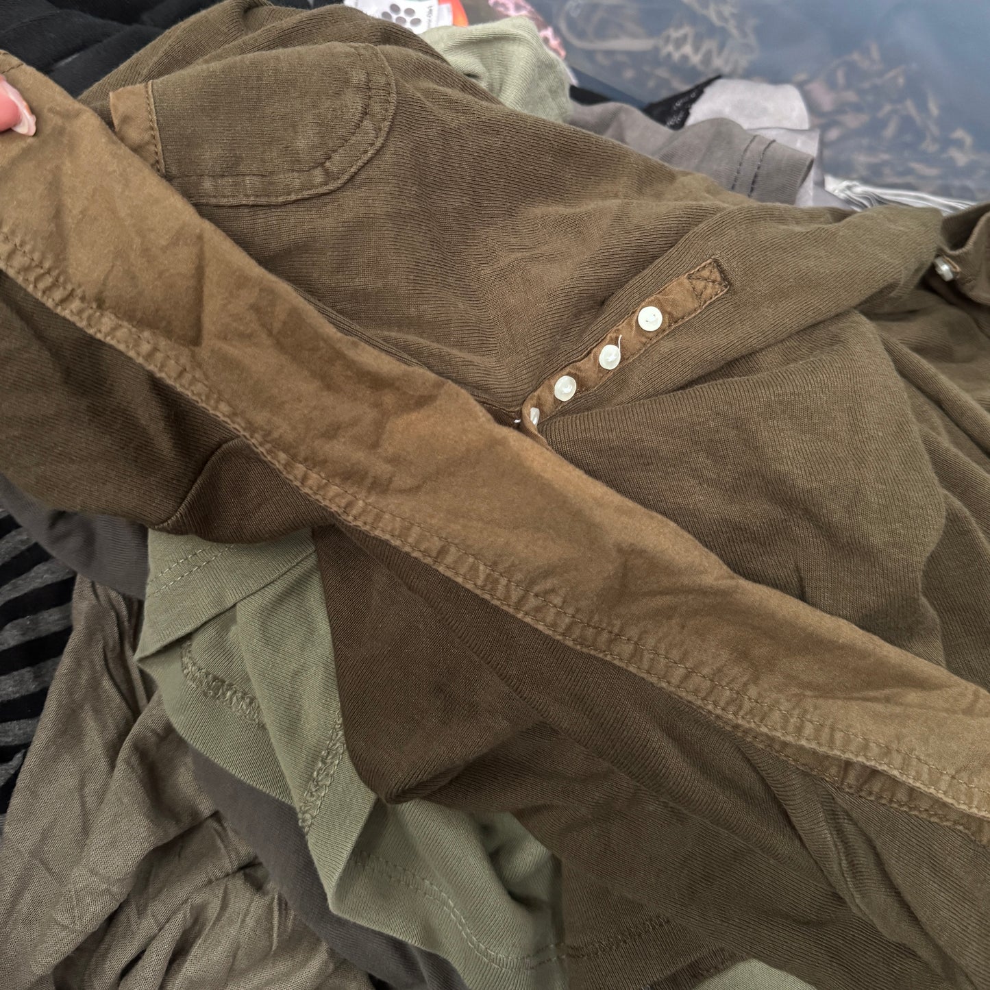 Y2K vintage khaki henley 3/4 sleeve polo top