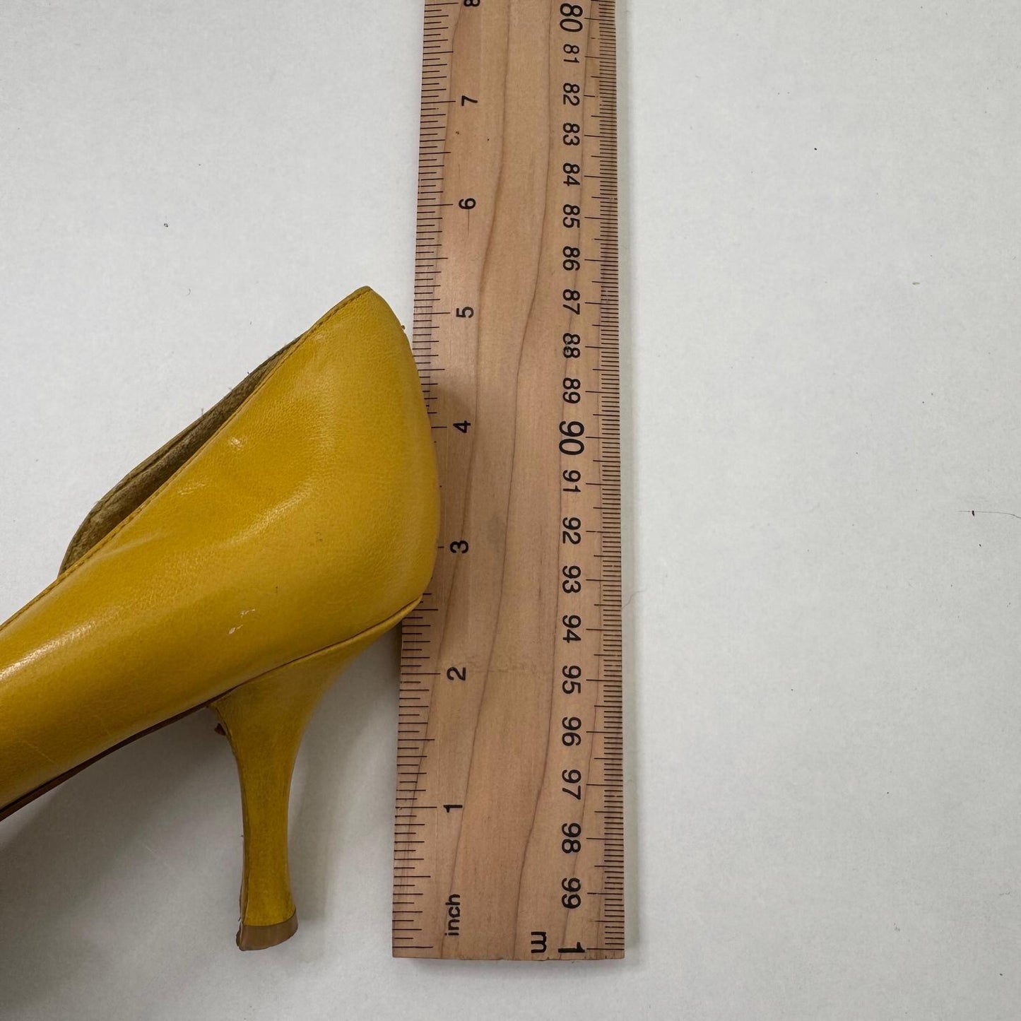 Y2K vintage genuine leather court heels pointed toe yellow stiletto