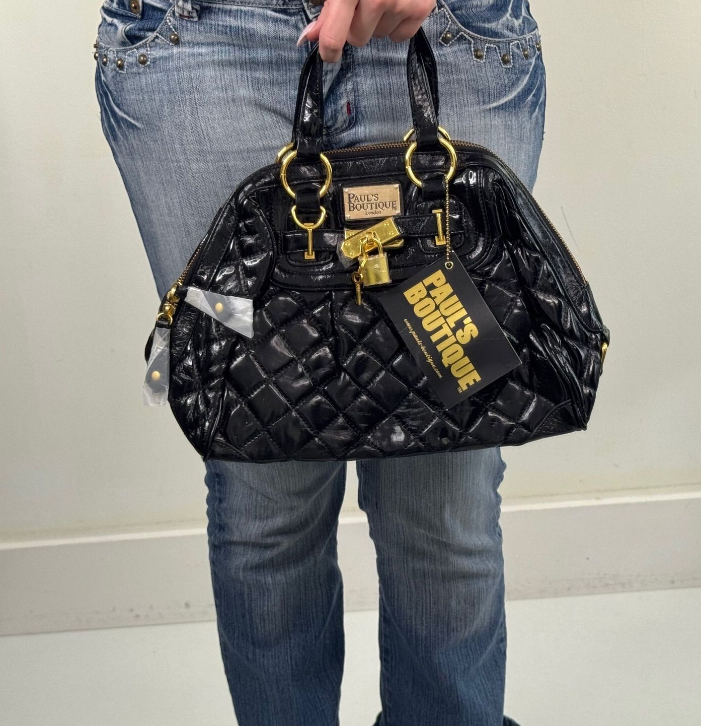 Y2K vintage Paul's Boutique handbag faux leather small quilted lock and key