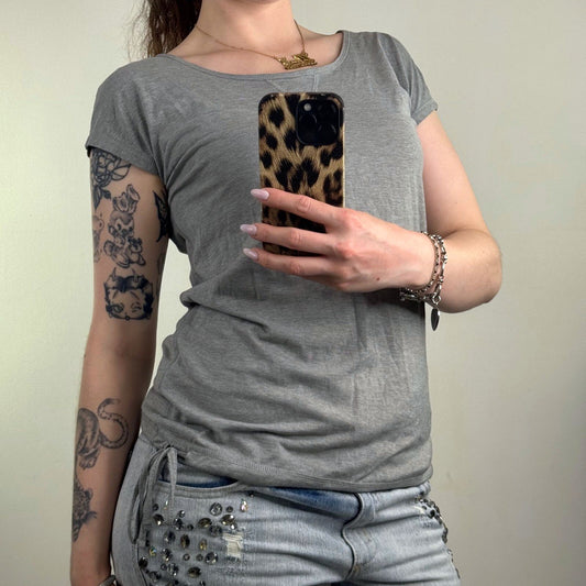 Y2K vintage sporty t-shirt short sleeve top bow open back grey slouchy workout