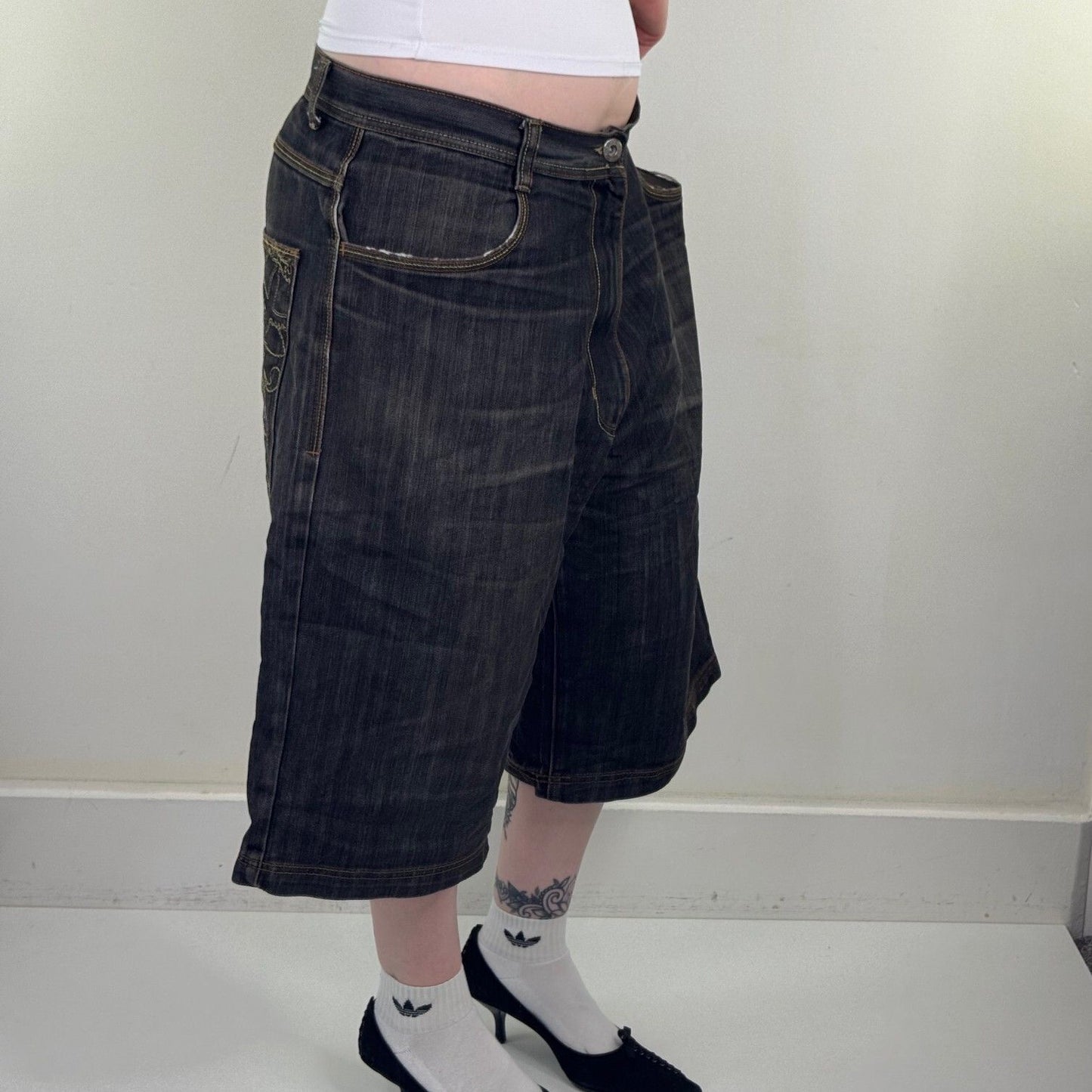 Y2K vintage jorts denim shorts embroidered crown dark grey wash contrast baggy