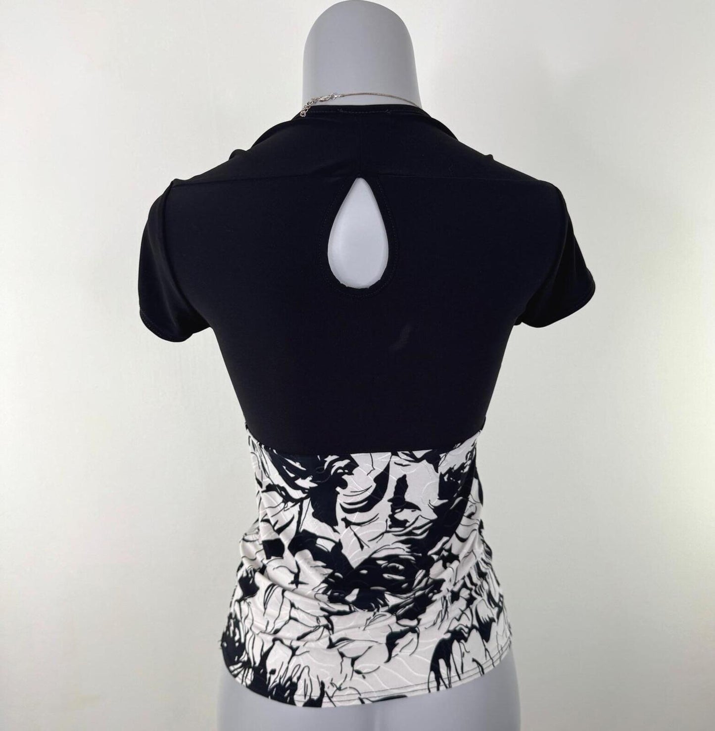 Y2K vintage slinky top floral pattern keyhole v neck fitted ruched short sleeve