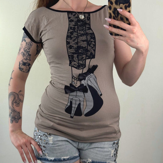Y2K vintage t-shirt short sleeve top bows heels graphic print fitted coquette