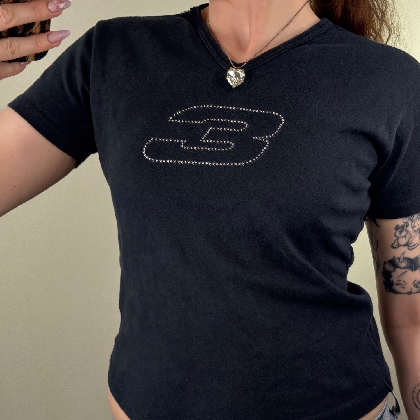 Y2K vintage number 3 t-shirt short sleeve top studded v neck sporty