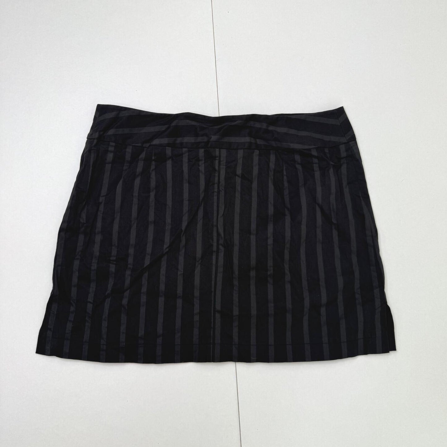 Y2K vintage mini skirt pinstripe stretchy black grey fitted mid rise formal