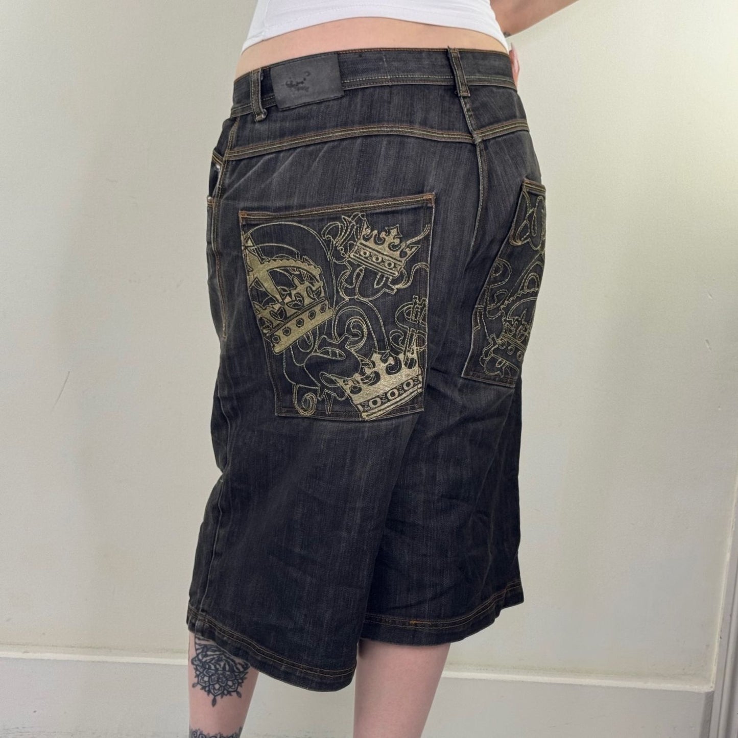 Y2K vintage jorts denim shorts embroidered crown dark grey wash contrast baggy
